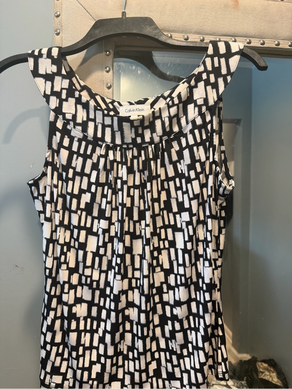 Calvin Klein Black & White Graphic Sleeveless Top